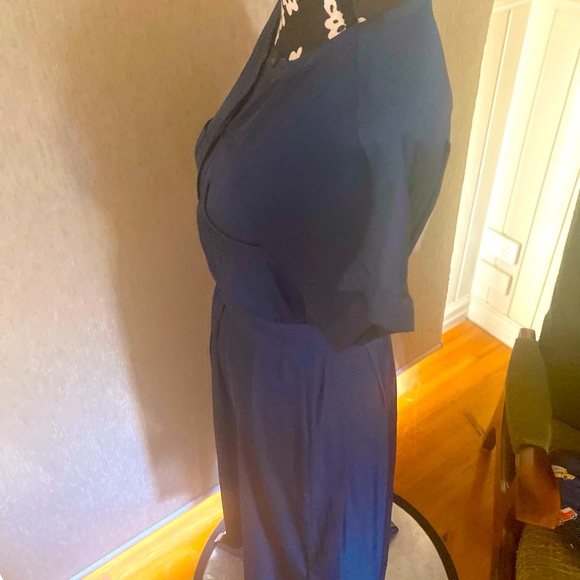 Witchery dress in satin. Size 8. - Picture 4 of 6